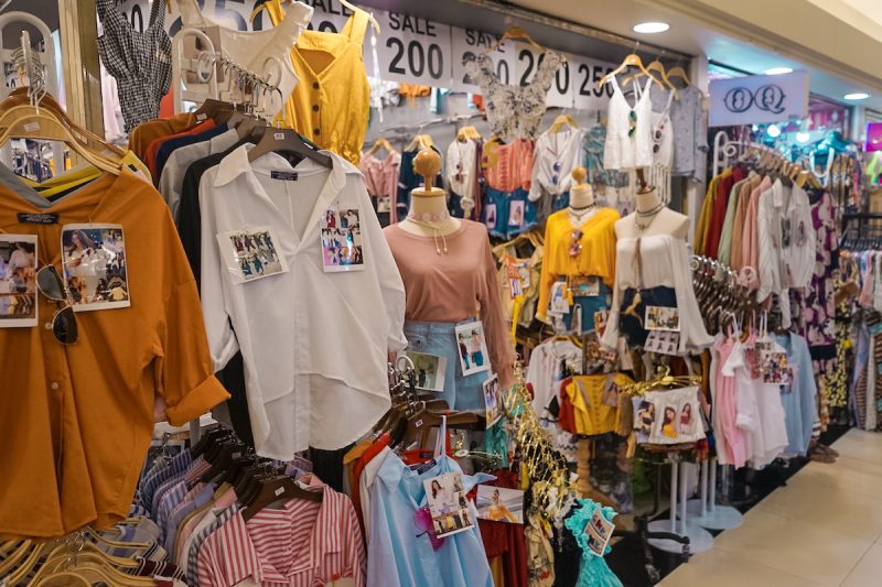 Belanja Baju Murah di Platinum Mall Bangkok